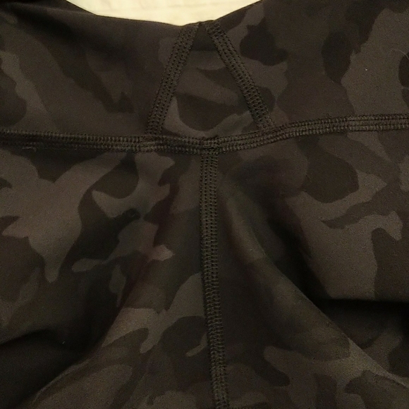 Lululemon 6" Wunder Train High-Rise Short - Picture 7 of 9